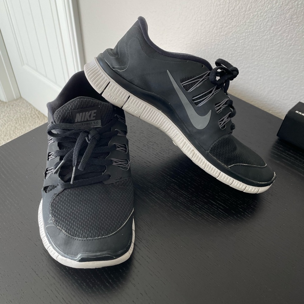 Nike Free 5.0 (Men's size 9 - runs a bit small)